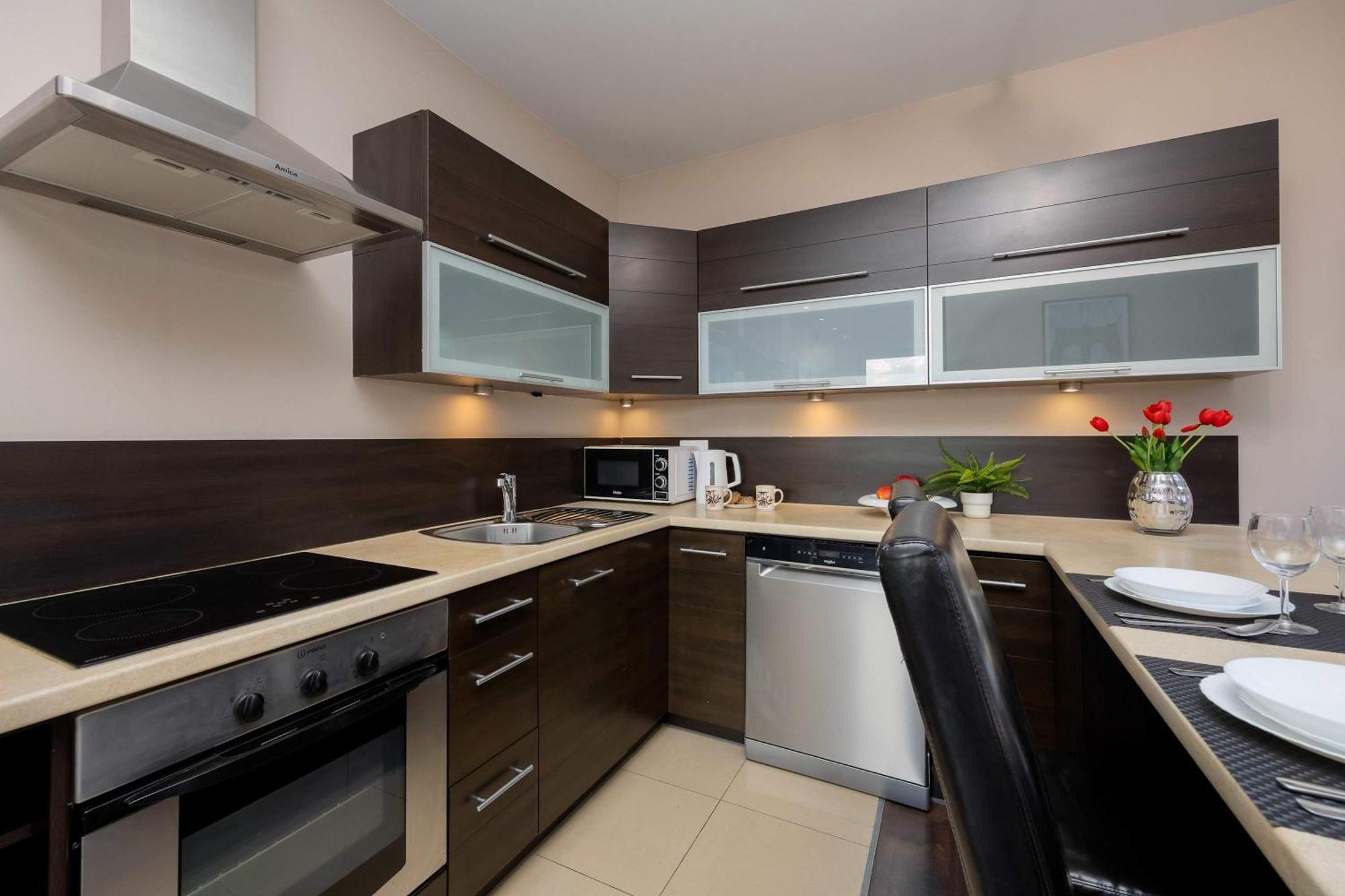 Cozy Bukowinska Near Metro By Renters