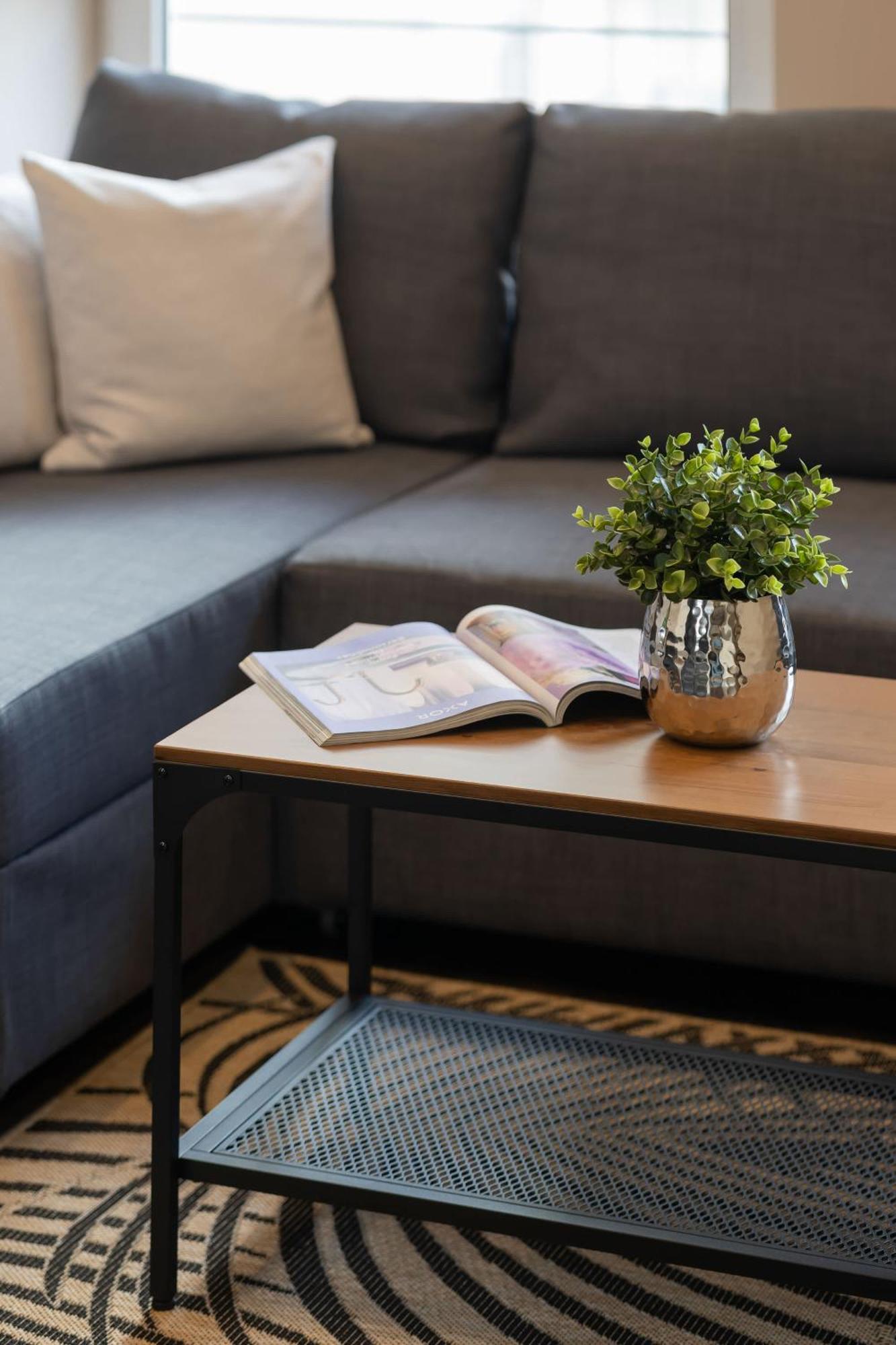 Cozy Bukowinska Near Metro By Renters Apartament *